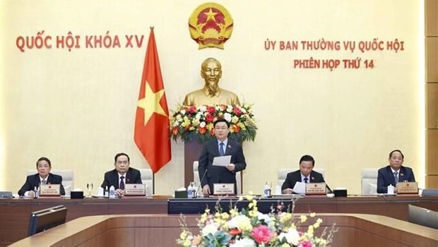 NA Chairman Vuong Dinh Hue speaks at the session. (Photo: VNA)