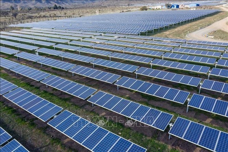 A solar power plant in Santiago, Chile. (Photo: AFP/VNA)