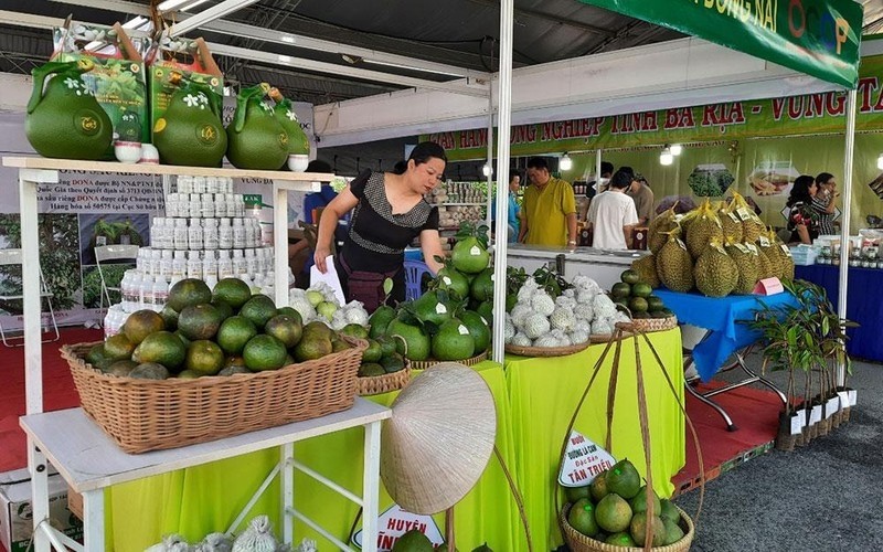 Agricultural products showcased at the event. (Photo: NDO)