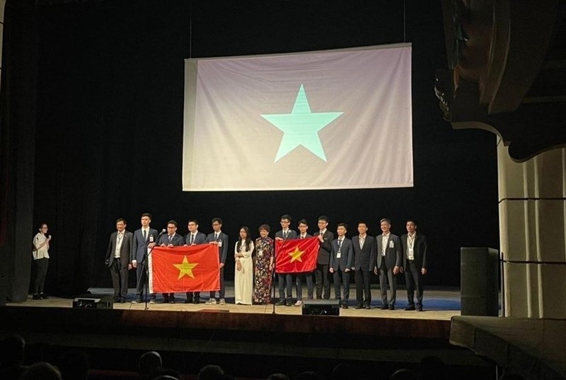 A delegation of Vietnamese students participated in the 2022 International Olympiad on Astronomy and Astrophysics.