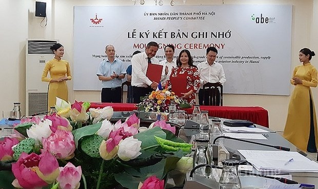 At the signing ceremony (Photo: https://congthuong.vn)