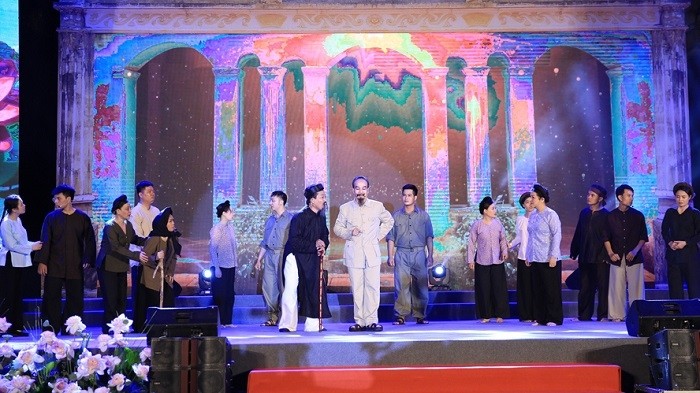 A performance at the event (Photo: hanoimoi.com.vn)