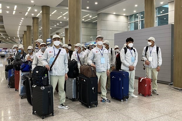 Vietnamese labourers travelling to RoK to work (Photo: VNA)