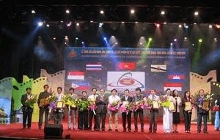 Festival featuring ASEAN nations awards prizes