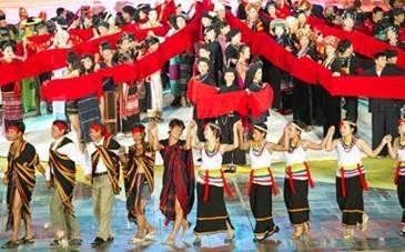 Traditional ethnic fashion on show at Son Tay fest