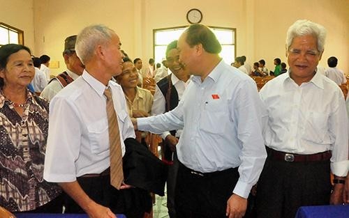 Politburo member Phuc meeting with Quang Nam voters