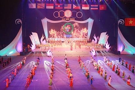Performances at the opening ceremony  (Photo: thethaovietnam.vn)