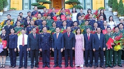 President Sang and newly appointed officers (Photo: VNA)