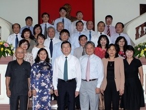 President Sang (centre) and staff members of Ministry of Justice
