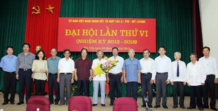 The newly elected executive board  (Photo: dangcongsan.vn)