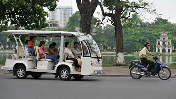 Hanoi electric buggies spark success