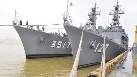 Japanese navy ships visit Da Nang