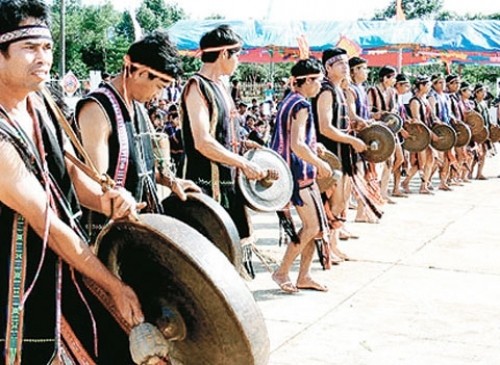 A gong performance at a Central Highlands festival