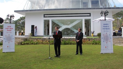 French Ambassador Jean-Noel Poirier speaking at the ceremony.  (Photo: vnexpress.net)