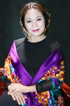 Ao Dai designer Lan Huong: Bringing traditional costumes to their