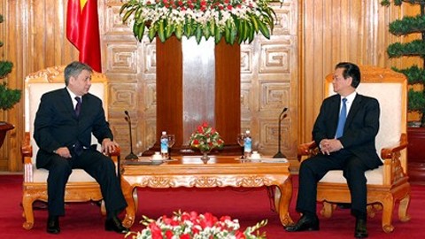 Prime Minister Nguyen Tan Dung meeting with Kyrgyz Foreign Minister Abdyldaev Erlan Bekeshovich (VGP)