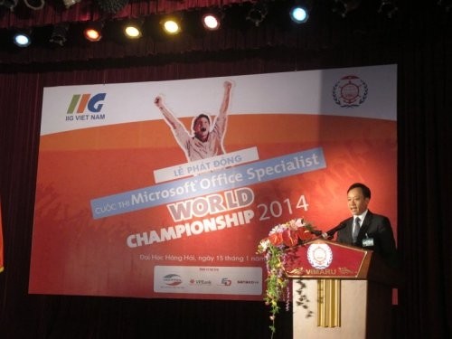 Vice Director of Vietnam Maritime University, Pham Xuan Duong, addressing at the launching ceremony in Hai Phong