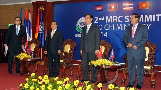 PM Nguyen Tan Dung and other leaders at the summit (photo: VNA)