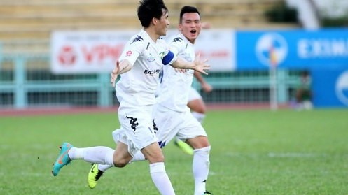 Cong Vinh celebrates his opening goal.