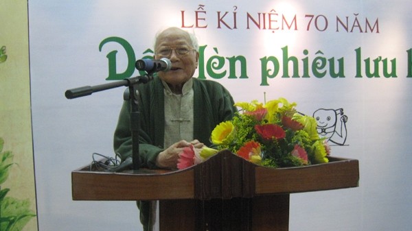 To Hoai at an event marking the 70th anniversary of the publication of his masterpiece.