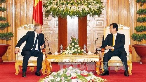 Prime Minister Nguyen Tan Dung receives Former British PM Tony Blair (Source: VNA)