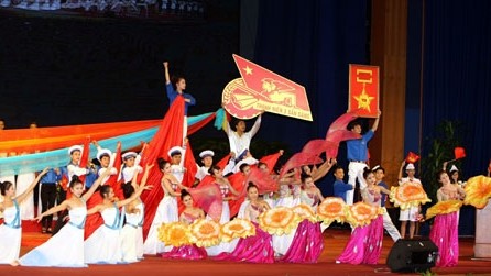 An arts performance to mark the Three Readies movement (Credit: Bao Tin Tuc)