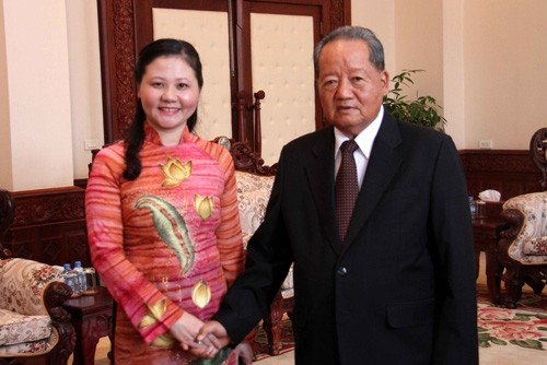Vice President of Vietnam Red Cross Central Committee, Tran Thi Hong An received by Lao Deputy Prime Minister, Asang Laoly (Image credit: VNA)