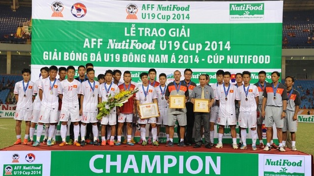 Vietnamese guys’ (in white) efforts were praiseworthy despite their pitiful loss. 