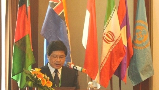 Deputy Minister of Agriculture and Rural Development, Le Quoc Doanh, speaks at the opening.