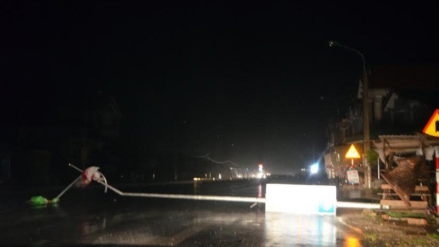 Electrical poles blown down in Quang Yen town, Quang Ninh province.