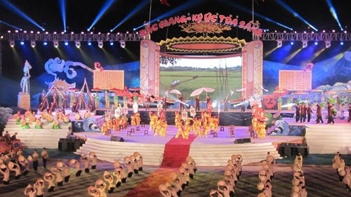 A performance at the Culture, Sport and Tourism festival of Bac Giang province 2012