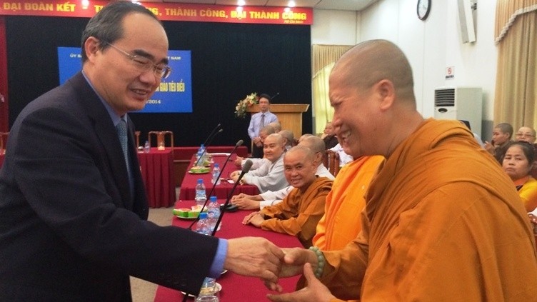 VFF President Nguyen Thien Nhan meets with female religious dignitaries. (Credit: CPV)