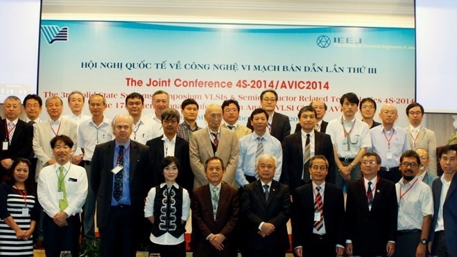 Experts at the opening of 4S-2014/AVIC14