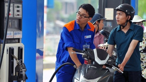 Domestic petrol prices drop for eight consecutive time