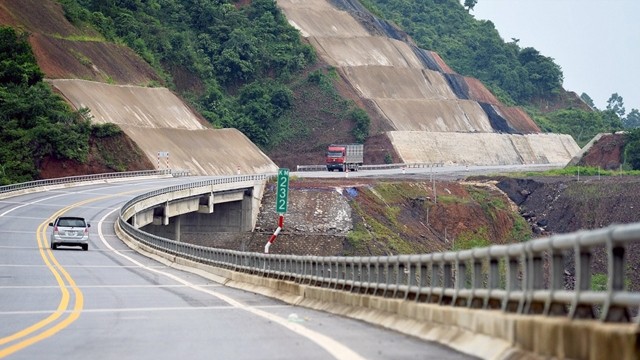The Hanoi - Lao Cai expressway, Vietnam’s longest expressway at 264 kilometres, is considered one of the most effective public investment projects.