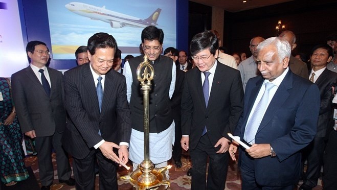 PM Nguyen Tan Dung attends a ceremony to open Vietnam-India straight air route. (VNA)