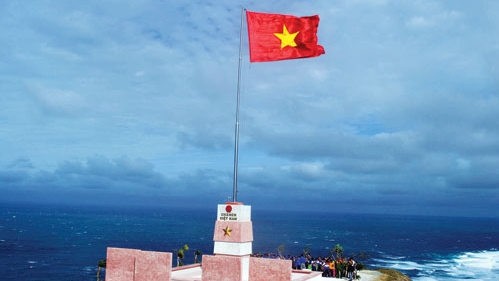 The national flagpole on Ly Son island, Quang Ngai province (Source: thanhnien.com.vn)