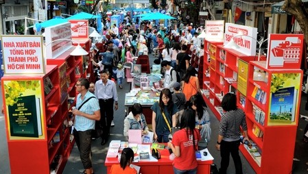 The book festival along Nguyen Hue street in 2014