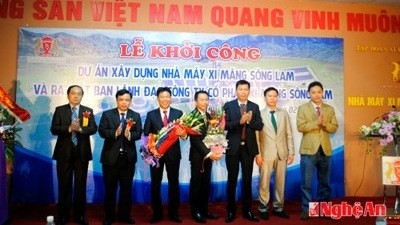The ground-breaking ceremony of the cement plant (Credit: Bao Nghe An)