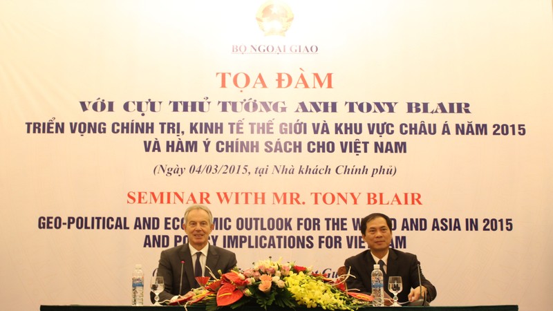 Former PM Tony Blair and Deputy Minister of Foreign Affairs Bui Thanh Son co-chair the seminar.