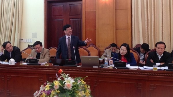 Professor Le Hong Hanh speaking at the conference