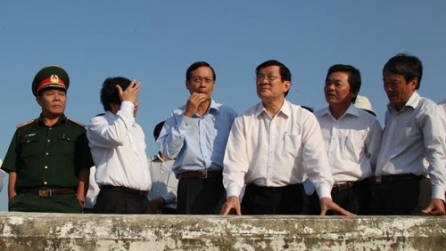 President Truong Tan Sang inspects Song Trau Lake in Thuan Bac district, Ninh Thuan province. (Image credit: VOV)