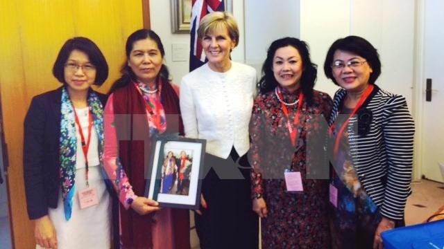 Australian Minister of Foreign Affairs and Trade Julie Bishop receives the delegation of VWU