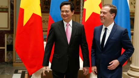 Vietnamese PM Nguyen Tan Dung and his Russian counterpart Dmitry Medvedev during the former's visit to Russia in 2013.