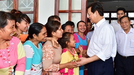 PM Dung encourages local people at Phuoc Trung commune