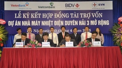 The signing ceremony between EVN and several banks for the expanded Duyen Hai 3 thermo-power project (Credit: VGP)