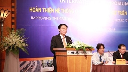 Professor Vuong Dinh Hue, Ph.D. speaks at the workshop. (Credit: qdnd.vn)
