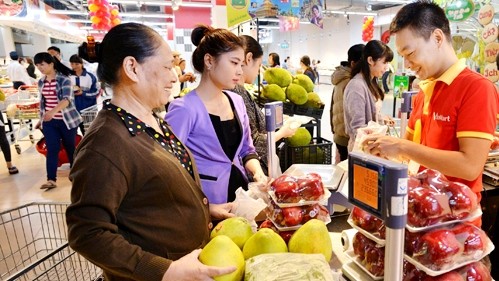 Vietnam’s annual inflation drops to 0.9% in July