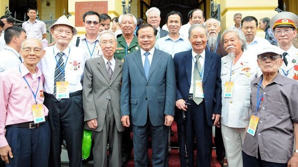 Politburo member Pham Quang Nghi and delegates at the gathering (Photo: hanoimoi.com.vn)
