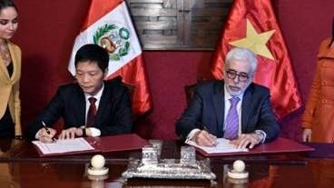 The signing of an agreement to establish the Vietnam-Peru Inter-Governmental Committee on economic issues and technological cooperation